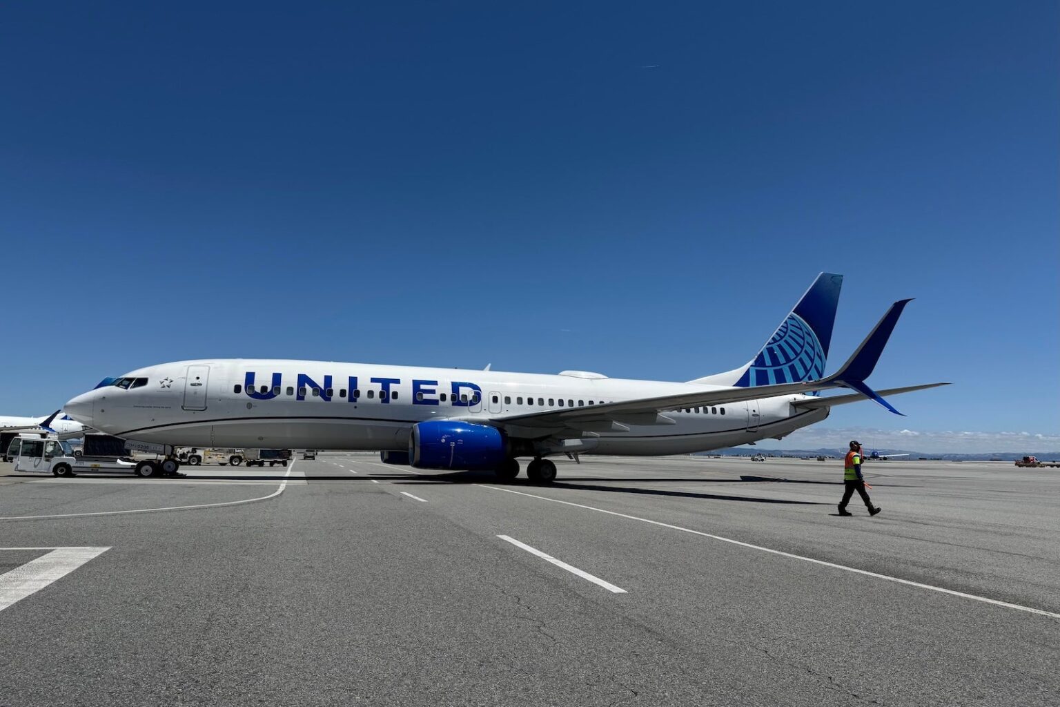 United adds 2 San Francisco routes, indefinitely postpones Chicago expansion