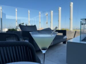 My Favorite Star Alliance Lounge At SFO Has Great Coffee, Cocktails, And A Terrace
