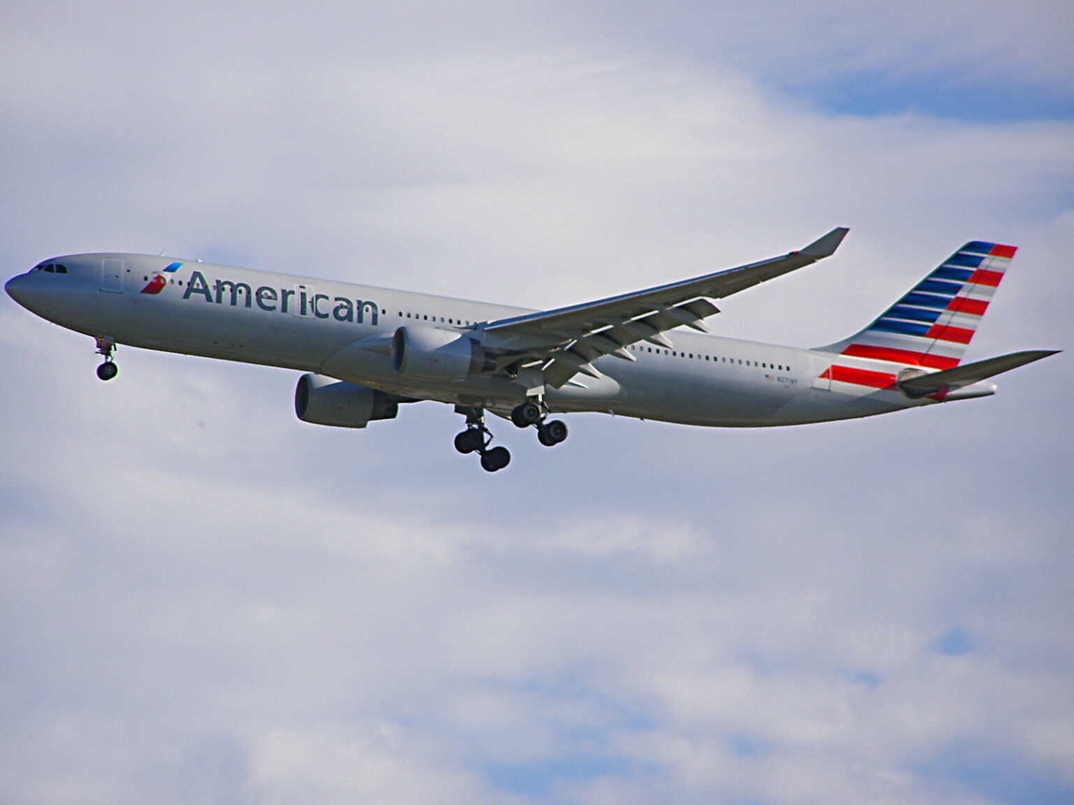 American Airlines Eyes A330-900neo Order After Retiring Its Entire A330 Fleet an airplane flying in the sky