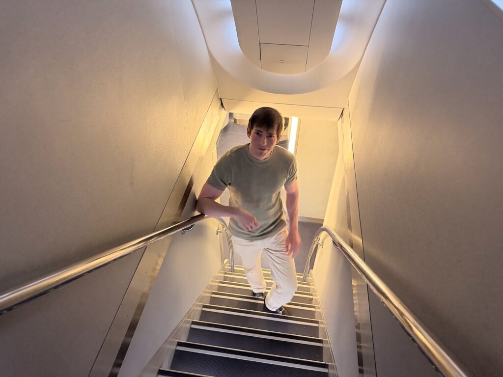 Bizarre: I Walked Downstairs Into The Belly Of A Lufthansa A340-600 To Use The Lavatory