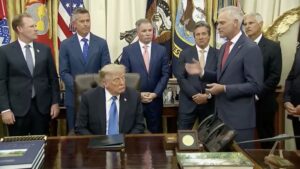 American Airlines CEO Lavishes Praise On Trump In Oval Office, And The White House Loves It