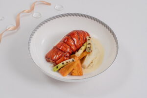 Singapore Airlines Upgrades Inflight Dining With New Dishes, Drinks, And Serviceware Singapore Airlines Upgrades Inflight Dining With New Dishes, Drinks, And Serviceware