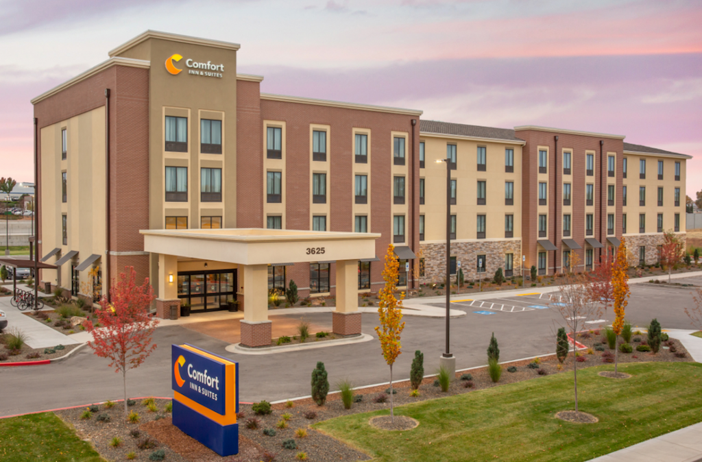 comfort-inn-suites-exterior