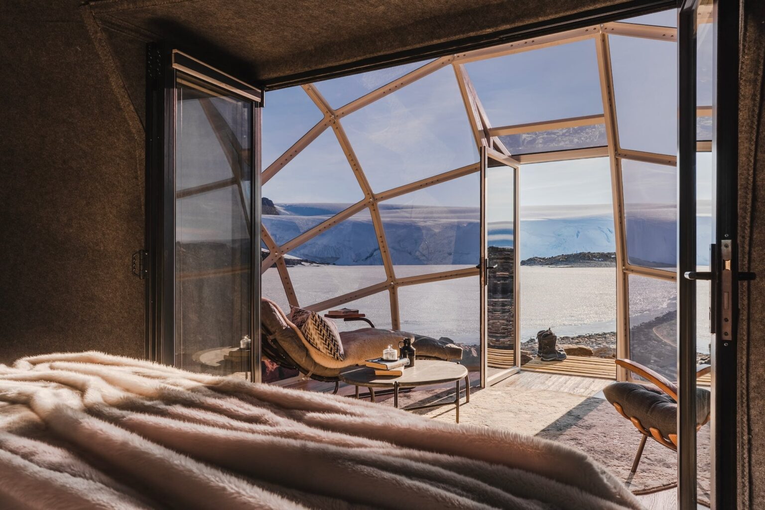 Lindblad Acquires Majority Stake in White Desert, Echo Charlie