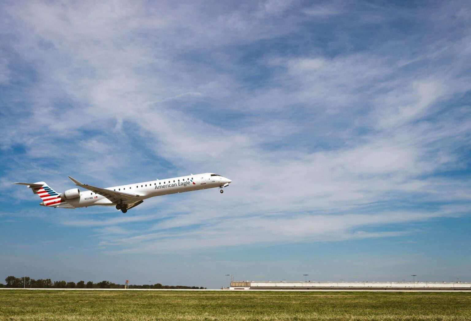 American Airlines Passengers Evacuate Onto Wing After Emergency Landing In St. Louis