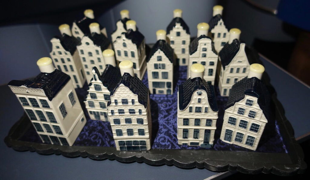 KLM’s Delft Blue Dutch Houses: The Full Story Behind 107 Collectibles