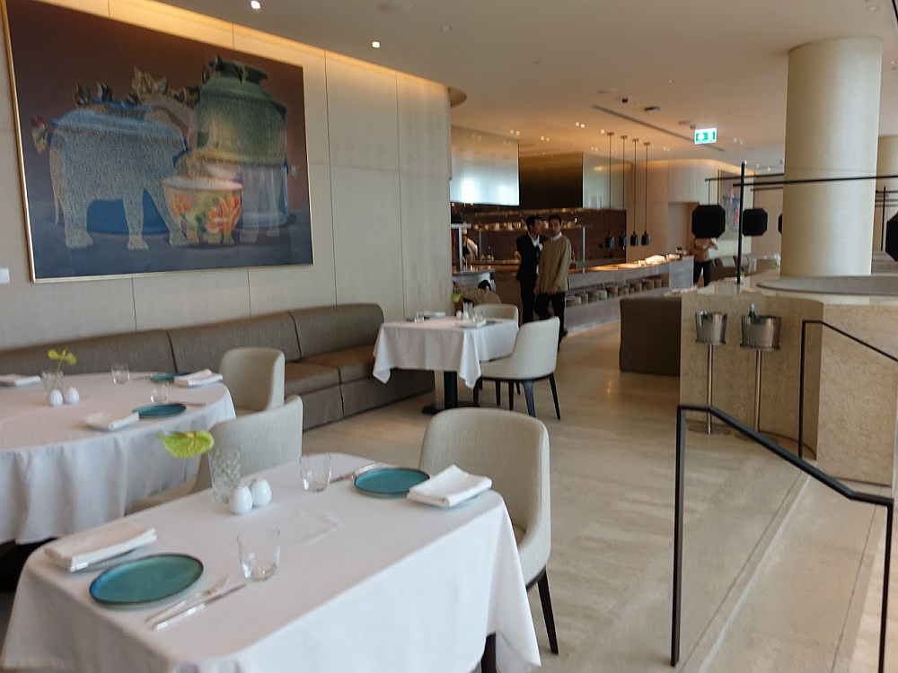 New Hyatt Promotion: One Elite Qualifying Night For Each US$1000 In APAC F&B Spend (Up To 10 Nights) Park Hyatt Bangkok - Embassy Room - Dining Area
