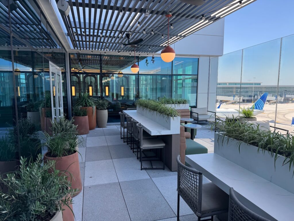 Exclusive First Look: The World’s Largest United Club Opens In Houston, And It Feels Like A Luxe Gulf Carrier Lounge (Photos)